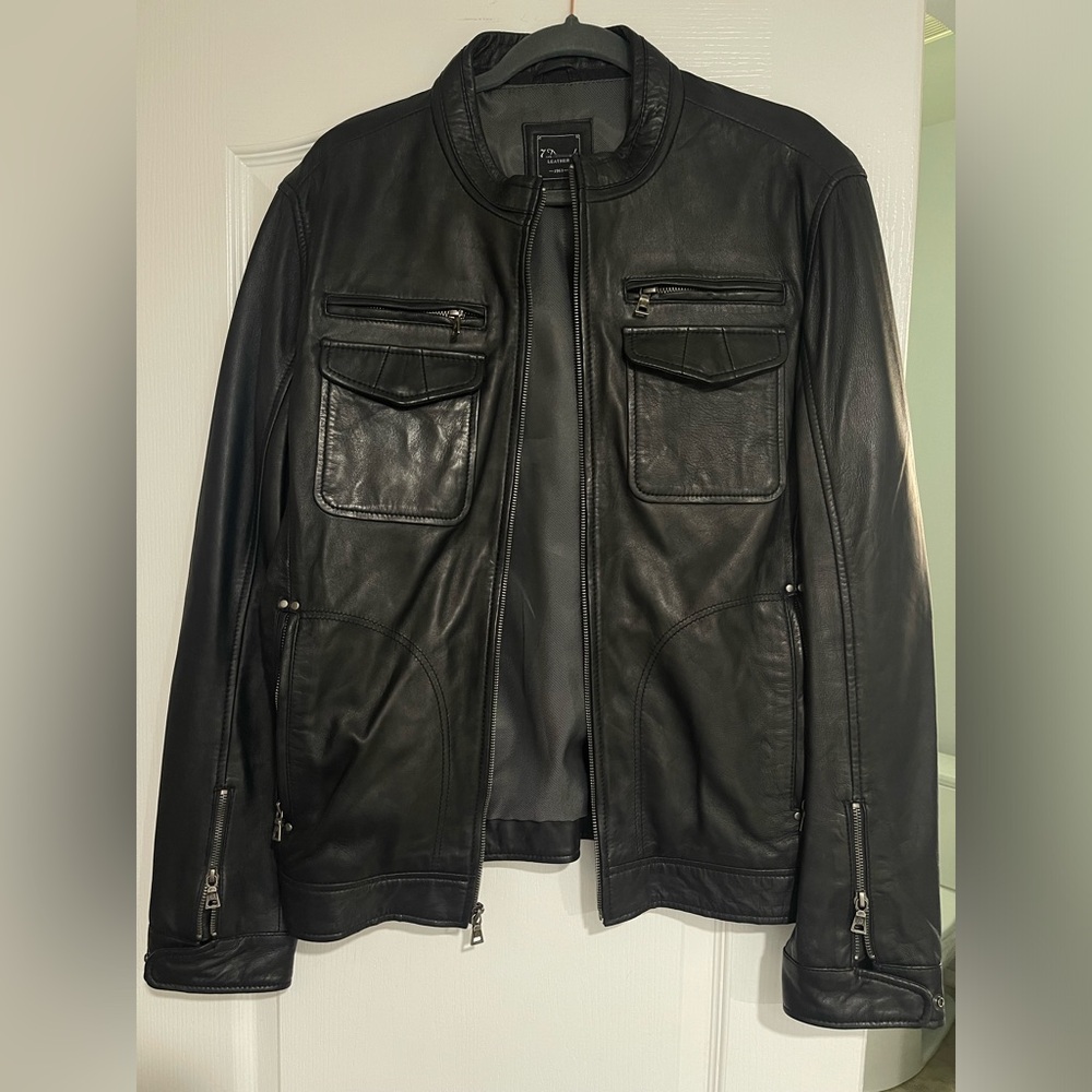 7 DIAMONDS LEATHER JACKET SIZE LARGE